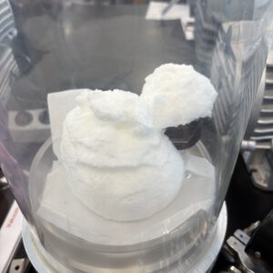 Ein geplatzter Schokokuss.